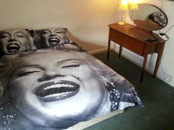 Hostal The White Lion