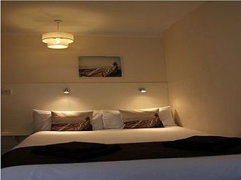 Hotel Elmfield Guest Accommodation