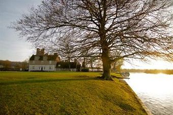 Hotel Bisham Abbey National Sports Centre