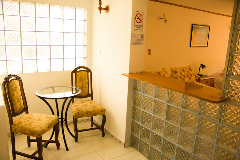 Hotel Windsor Suites