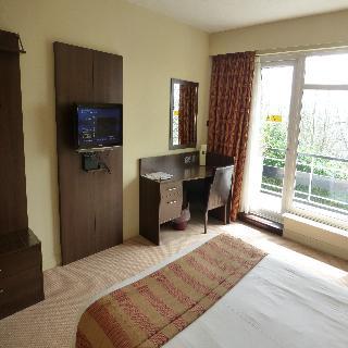 The Bridge House Hotel