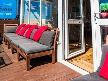 Eddy's Lodge - Hostel
