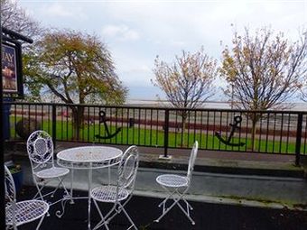 Hostal Quay Inn