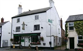 Hostal The Green Man Pub