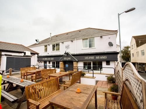 Hostal The Brunel Inn