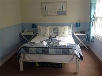 Hostal Safe Harbour Inn