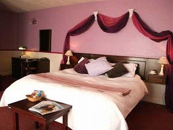 Hostal Manor Court Hotel