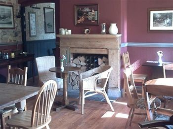 Hostal The Three Horseshoes