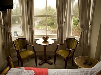 Hostal The Three Horseshoes