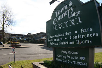 Hostal The Town And Country Lodge