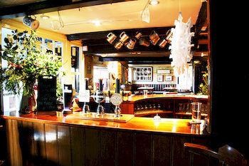 Hostal Ring O Bells