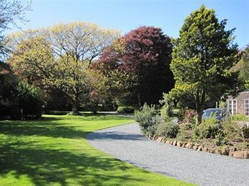 Bed & Breakfast Court Barn Country House Hotel