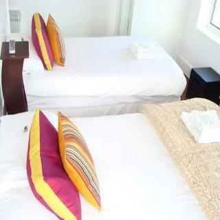 Hotel Bonnington Beach