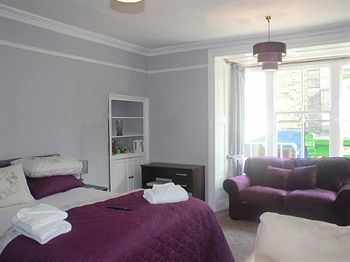 Hostal The Crown Inn