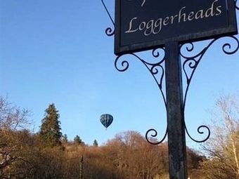Hostal We Three Loggerheads