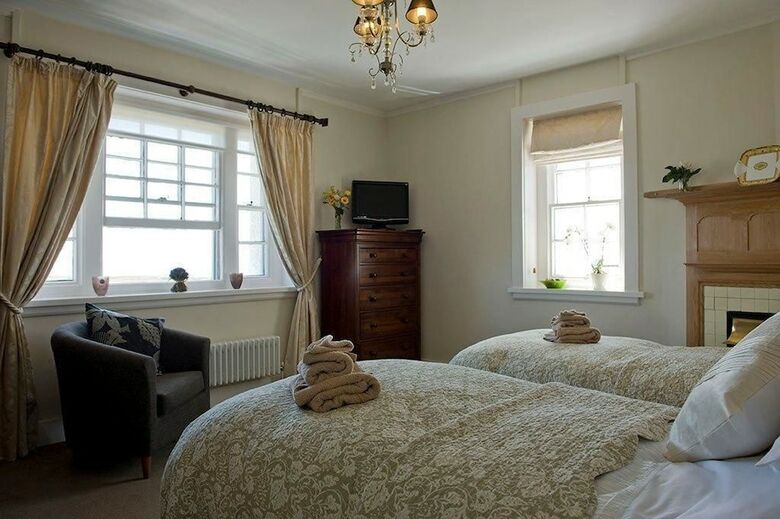 Hotel South Stack Coastal Retreats