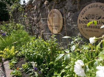 Hostal The Crown & Kitchen