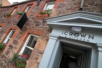 Hostal The Crown & Kitchen