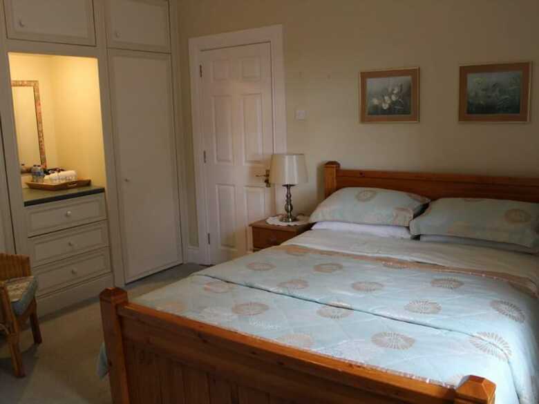 Bed & Breakfast Carnalbanagh House