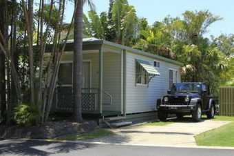 Cabana Ashmore Palms Holiday Village