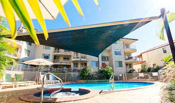 Hotel Sand Castles On Currumbin Beach