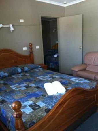 Ardeanal Motel West Wyalong