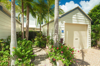 Hotel Noosa Entrance Waterfront Resort