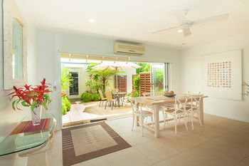 Hotel Noosa Entrance Waterfront Resort