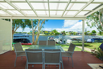 Hotel Noosa Entrance Waterfront Resort