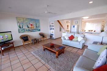 Hotel Noosa Entrance Waterfront Resort