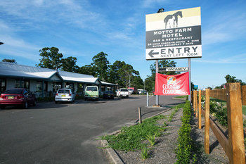 Motto Farm Motel