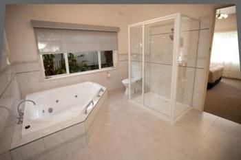 Connells Motel & Serviced Apartments