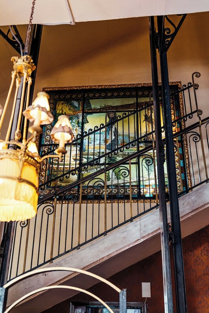 Paradise Inn Le Metropole Hotel Since 1902