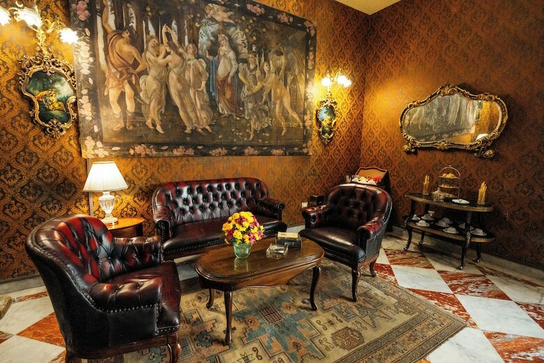 Paradise Inn Le Metropole Hotel Since 1902