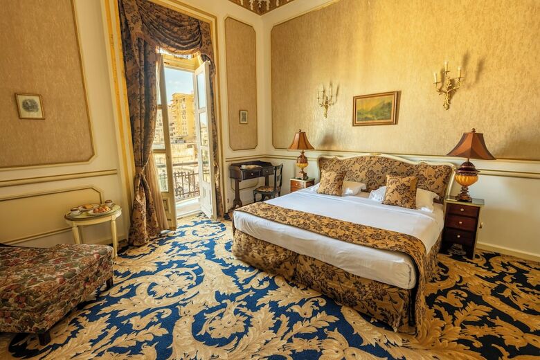Paradise Inn Le Metropole Hotel Since 1902