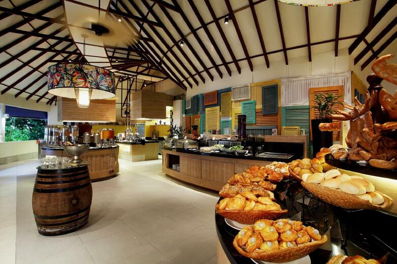 Hotel Centara Grand Island Resort & Spa Maldives