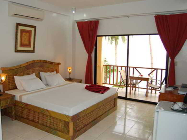 Hotel Anda White Beach Resort