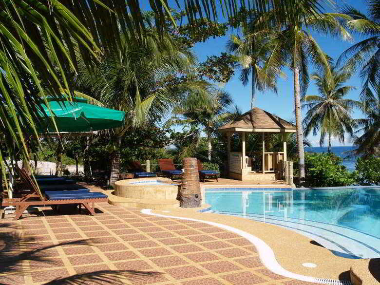 Hotel Anda White Beach Resort