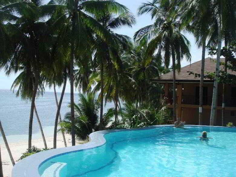 Hotel Anda White Beach Resort