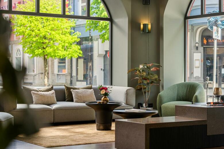 Hotel First Marin