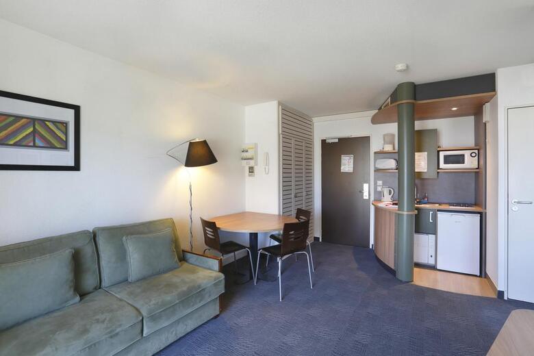 Hotel Suite Home Saran