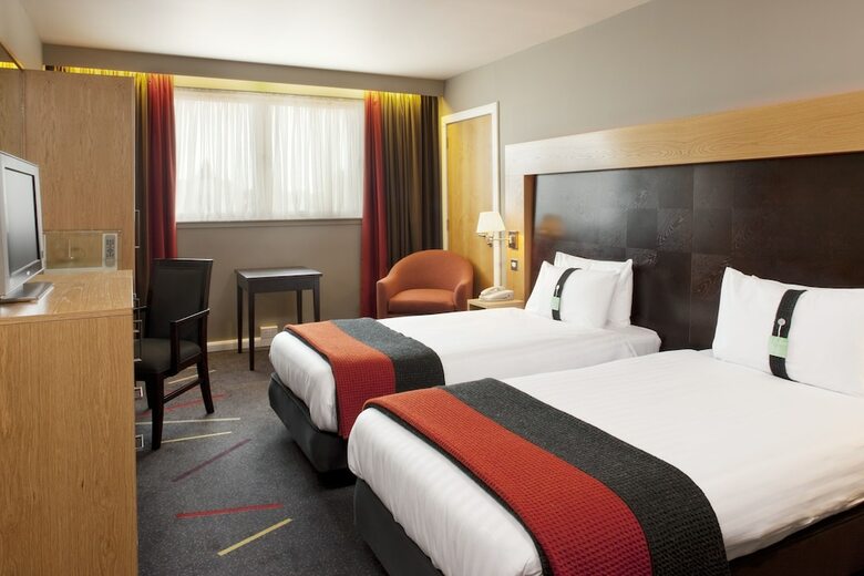 Hotel Holiday Inn West