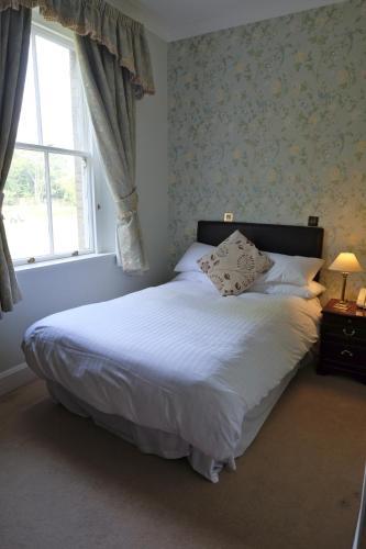 Woodland Manor Hotel