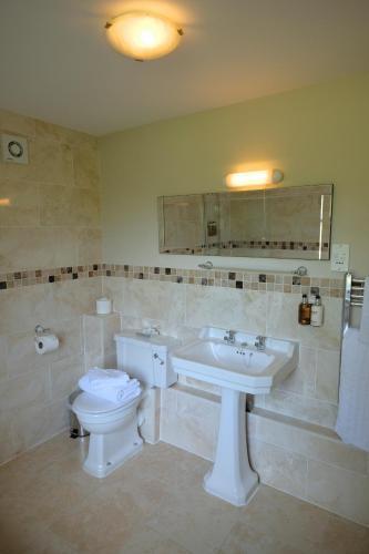 Woodland Manor Hotel