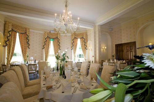Woodland Manor Hotel