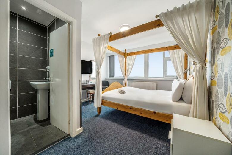 Bedford Hotel