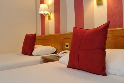Cliffs Hotel