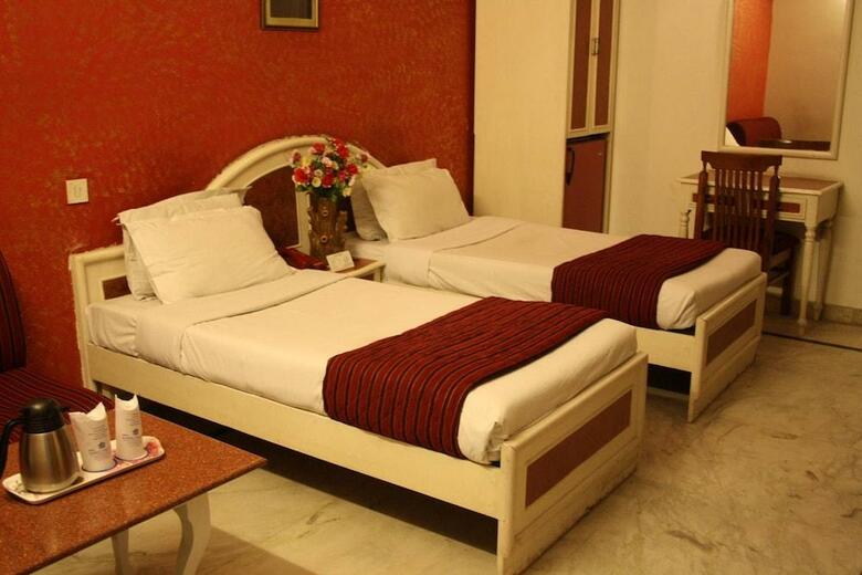 Hotel Rahul Palace