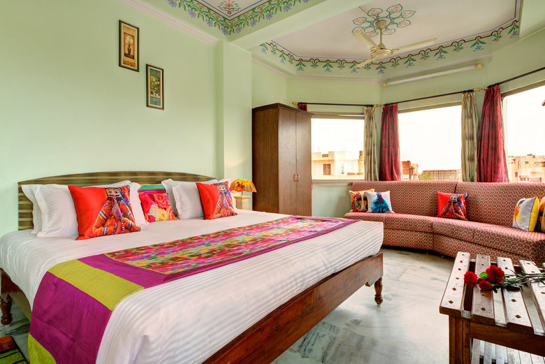Hotel Sarang Palace