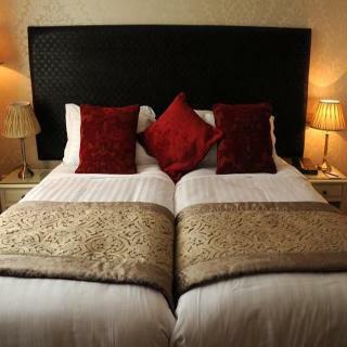 Hotel Red Hall